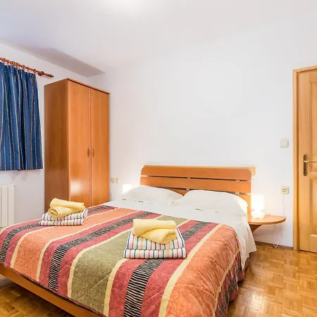 Apartment Mit Terrasse Moscenicka Draga
