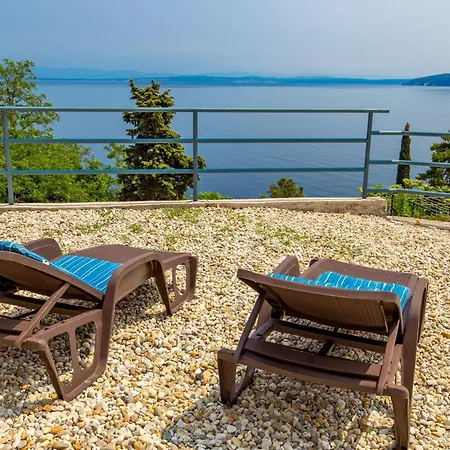 Apartment Mit Terrasse Moscenicka Draga