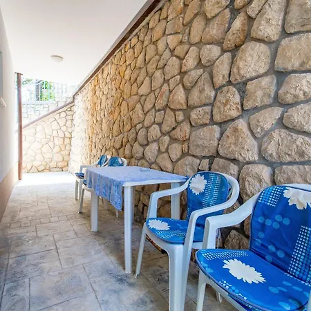 Apartment Mit Terrasse